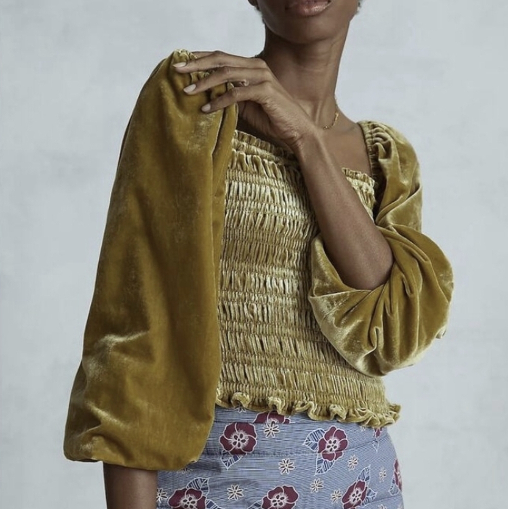 Anthropologie Puff-Sleeved Ruched‎ Velvet Blouse in Gold Women's XS